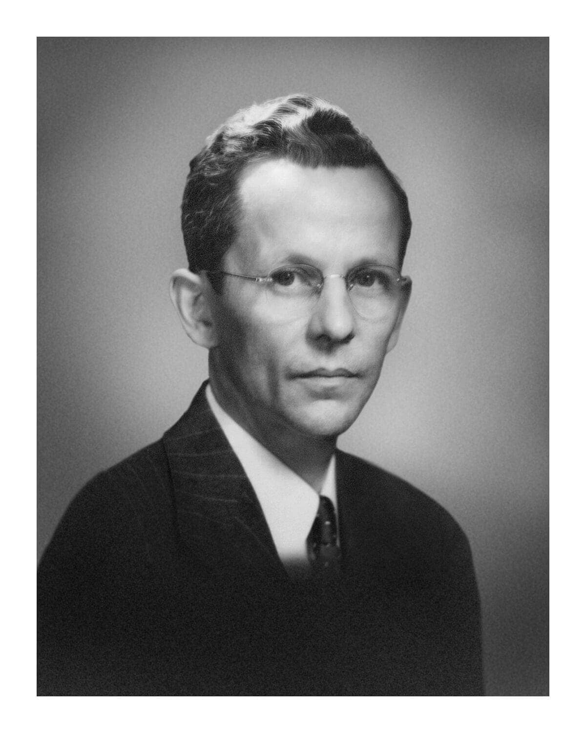 Leon L Spinney