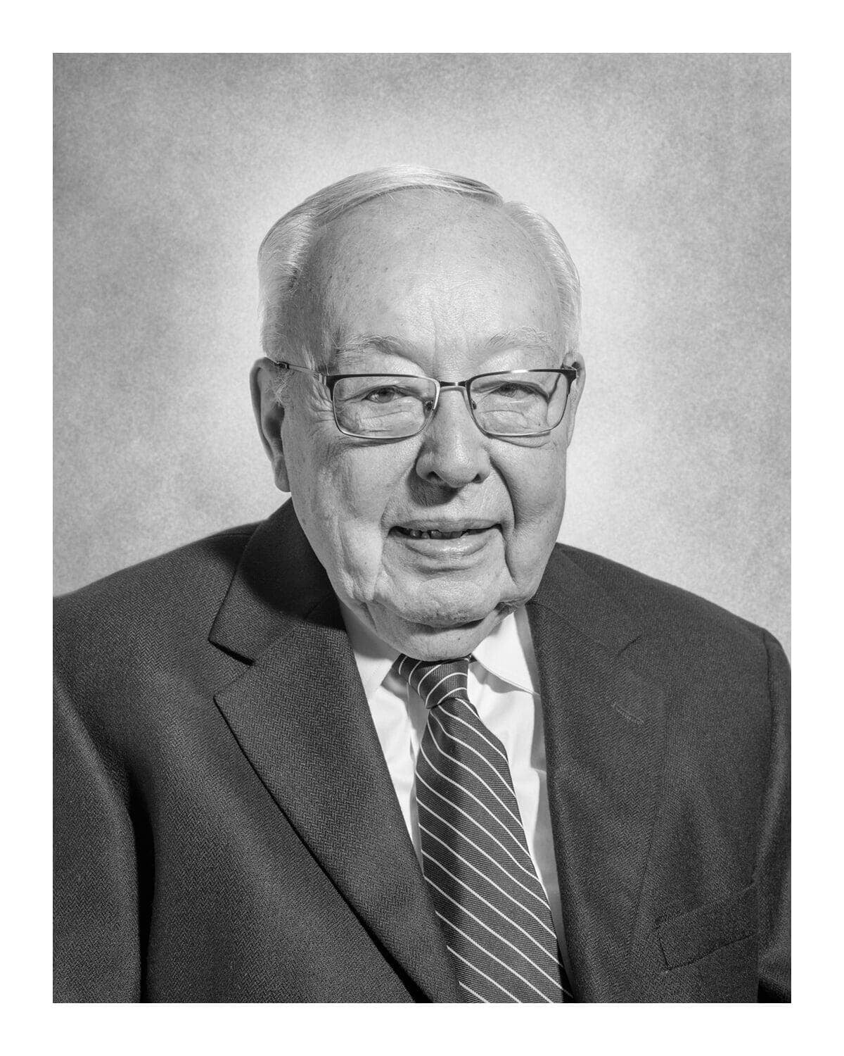 Dr Richard S Moll