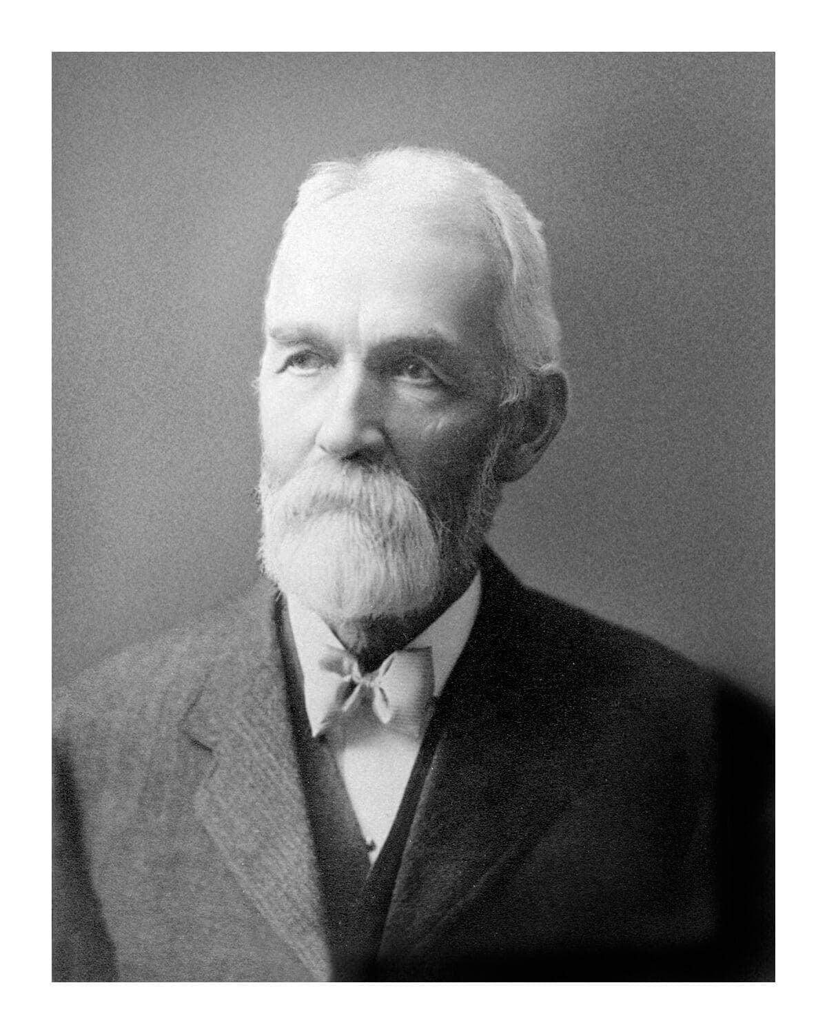 William R Lincoln